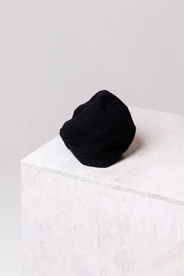 Čepice 302 - OSKA premium Boiled wool - 990BLACK - 10230714030