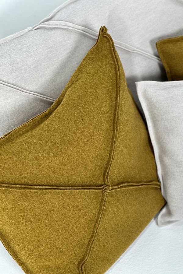 Pillow 50x50 mit Nähten - 140HONEY - 91825230006