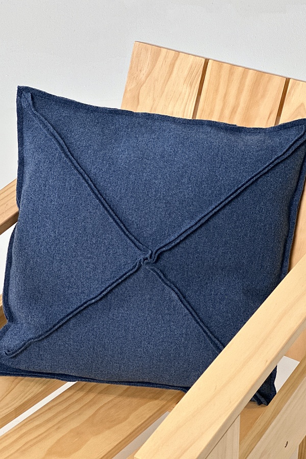 Pillow 50x50 mit Nähten - 640CREEK - 91825230006
